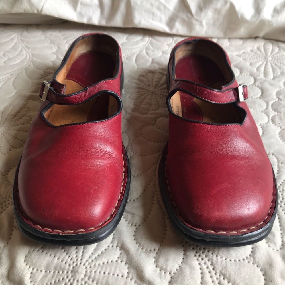 Red born slip on’s